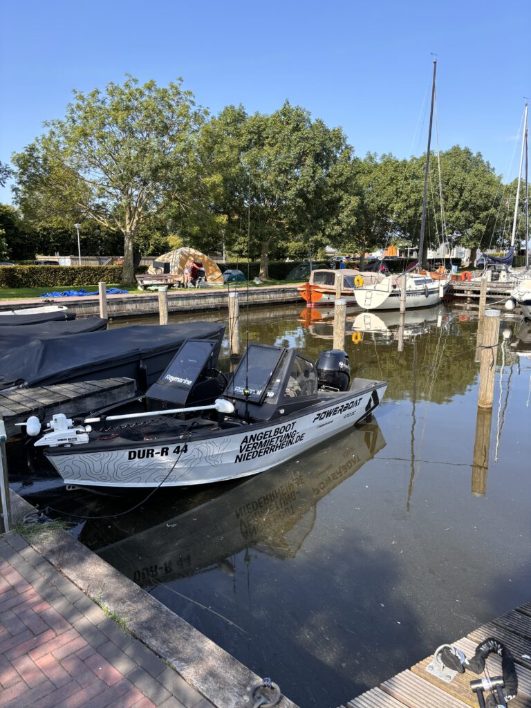 Kundenbild 1 – Angeltag mit unserem Mietboot, Angelbootvermietung Niederrhein