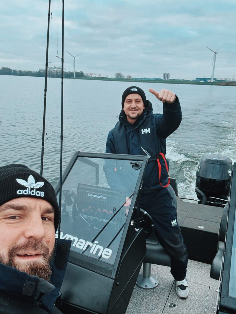 Kundenbild 4 – Angeltag mit unserem Mietboot, Angelbootvermietung Niederrhein